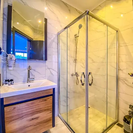 Roy Hotel 4*