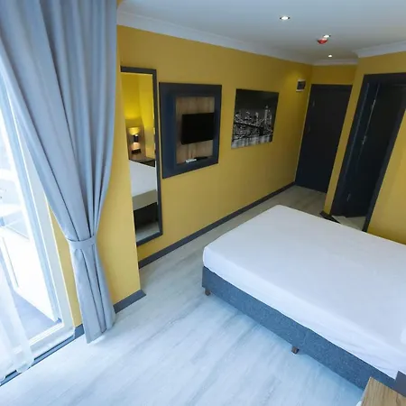 Roy Otel Akçay